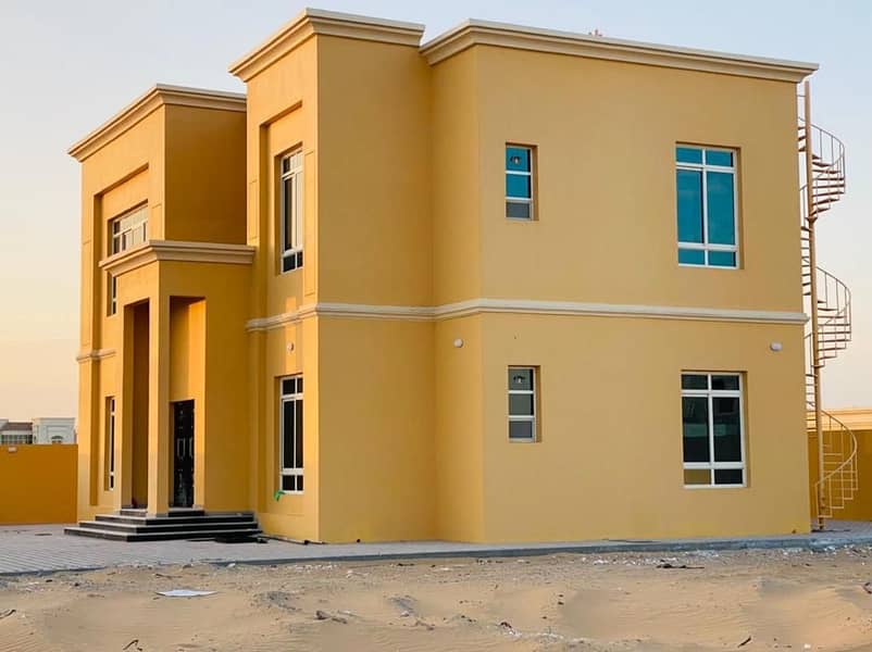 Villa 5 rooms for rent in Al-Syooh , Sharjah, on a main street, modern finishing