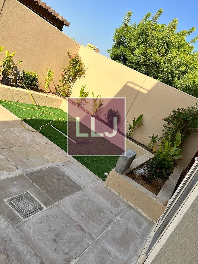 Townhouse  Unit| Private  pool and Owned Garden