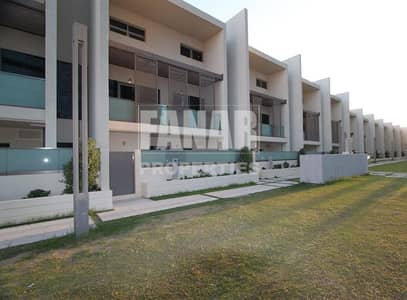4 Bedroom Townhouse for Rent in Al Raha Beach, Abu Dhabi - Amazing Deal | Full Canal View | Maids Room | Private Pool