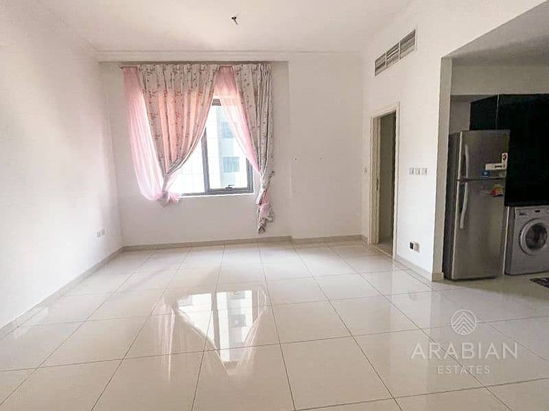 ALL WHITE GOODS | LARGE 1 BEDROOM | BUSINESS BAY