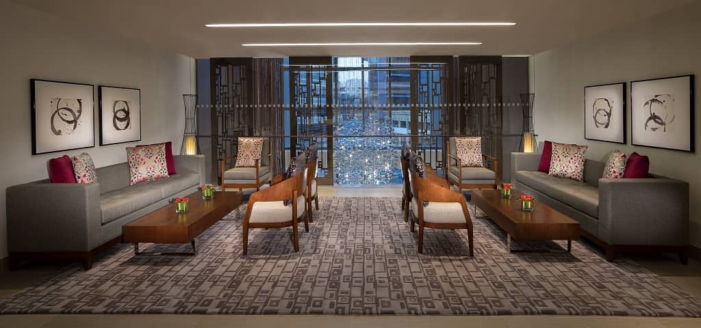 6 Lobby Lounge