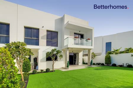 4 Bedroom Villa for Sale in Yas Island, Abu Dhabi - Upgraded Villa | Corner Unit  | Single Row