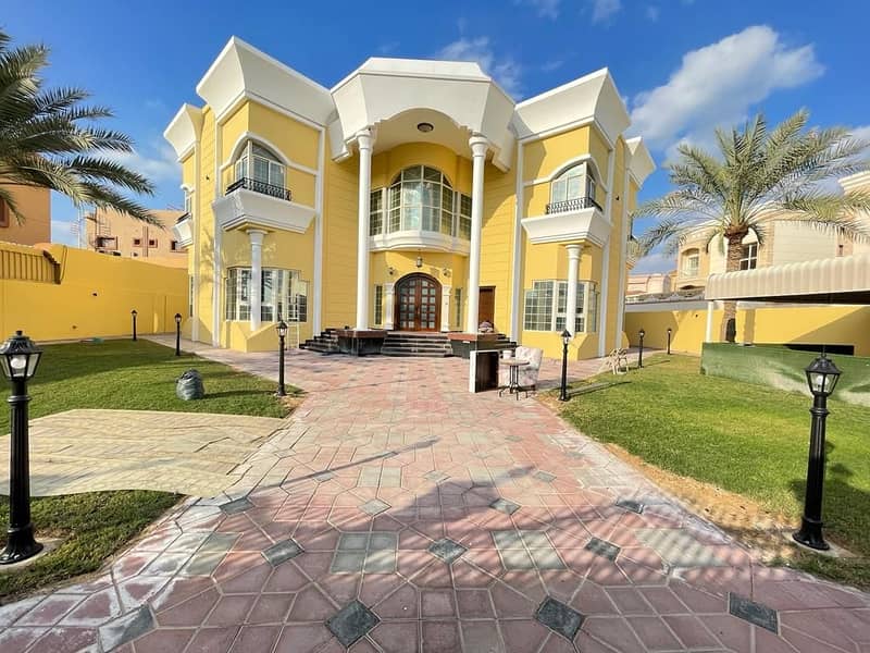 Villa for rent in Al Muhaisnah, the first, 5 master bedrooms