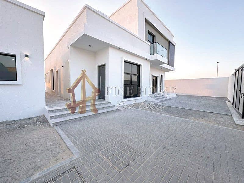 Luxurious & Modern 7MBR villa with External Ext