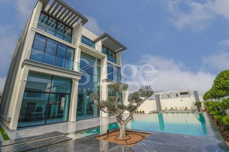 Modern | Spacious | Middle  Unit | Private  Pool