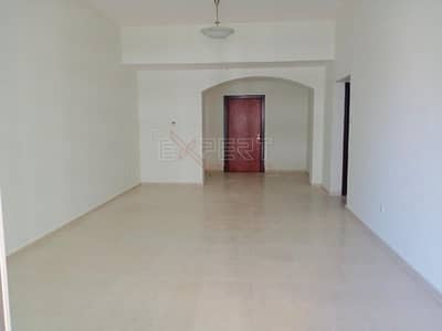 2 Bedroom Flat for Sale in Dubai Sports City, Dubai - Negotiable | Chiller Free | Closed Kitchen