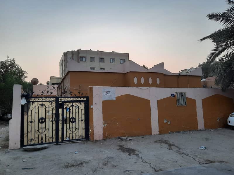 For sale in Al Nuaimiya, 2 Arab houses, an investment permit, in an excellent location