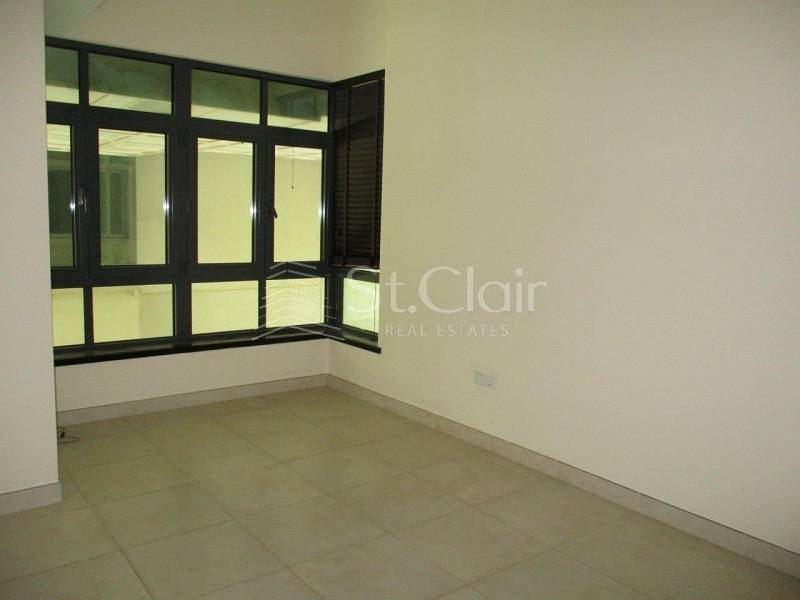 Well Maintained Unit For 2 BHK In Turia A With Community View