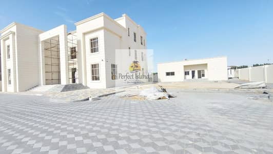 فیلا 7 غرف نوم للايجار في مدينة محمد بن زايد، أبوظبي - فيلا مستقلة أول ساكن تصميم راقي 7 غرف | ملحق خدمات | سائق | تيراس | حوش واسع