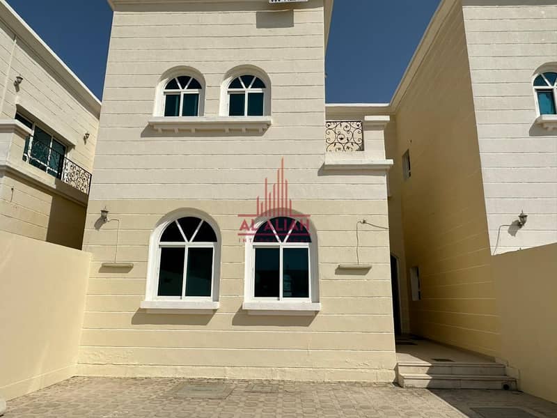 Вилла в Халифа Сити, 4 cпальни, 135000 AED - 6508068