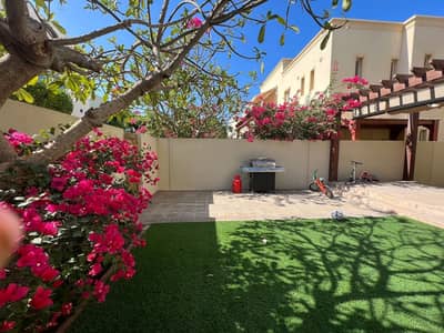 4 Bedroom Villa for Sale in The Lakes, Dubai - 4 Bed | New in Market | Landscaped Garden | Vacant