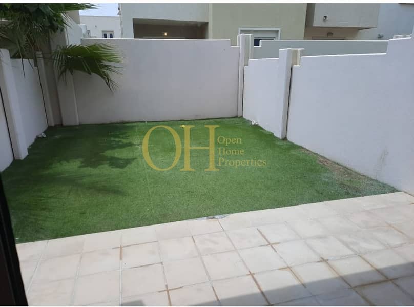 Single Row 2BR / Landscaped Garden / Spacious Layout
