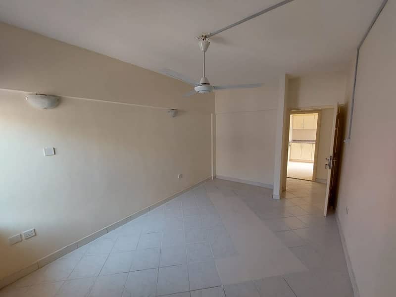 SPECIAL PRICE| FAMILY APARTMENT|WALKABLE DISTANCE FROM METRO