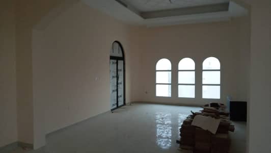 6 Bedroom Villa for Sale in Al Rahmaniya, Sharjah - Villa for sale in the Emirate of Sharjah, Al Rahmaniyah District, 10, Kashisha 1