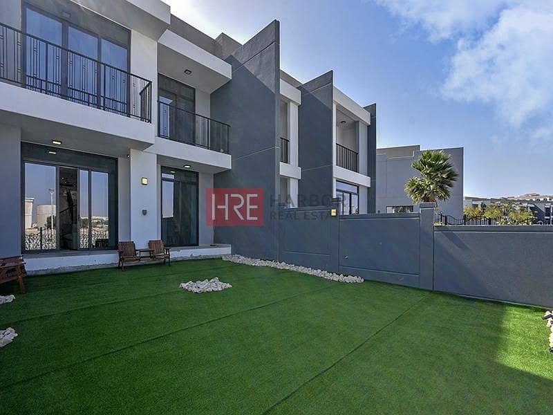 Spacious | 3 Bedroom Townhouse For Sale