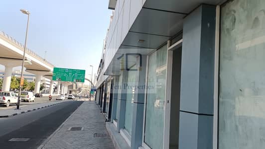 Showroom for Rent in Deira, Dubai - Spacious Showroom In Salah-Eddin Street / Strategic Location