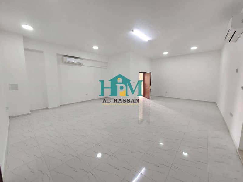 4 Bedroom Hall First Floor With Peaceful Environment Near Mosque Or Motor World