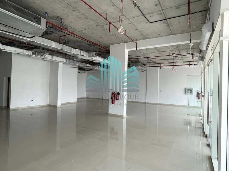 BESIDE METRO STATION | FULLT FITTED | PANORAMIC WINDOW | PERFECT VISIBILITY