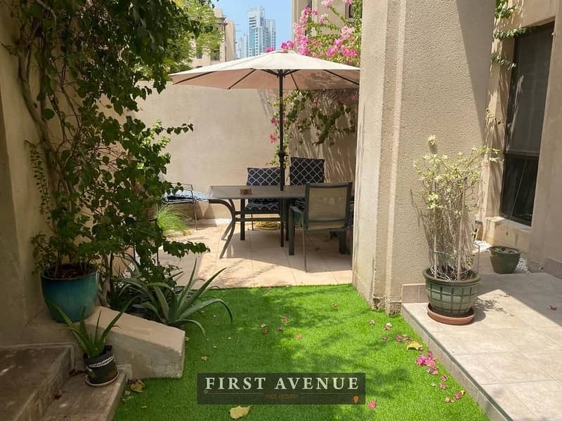 1BR with Apt with Landscaped Private Garden in the Heart of Old Town