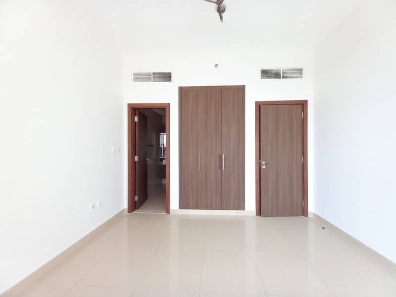 Specious 2bhk ready to move rent only 55k in 4/6cheques payment