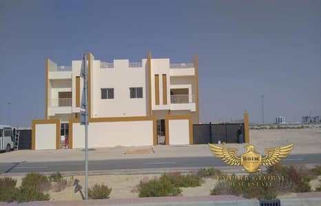 Distress Deal  2 Villa  Vacant 4 Bedrooms Villa  In Jebel Ali Hill +Maid Room + Parking Just In 4.5M