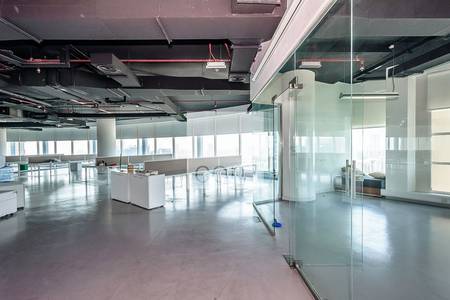 High standards fitted office 8 Parkings High standards fitted office 8 Parkings