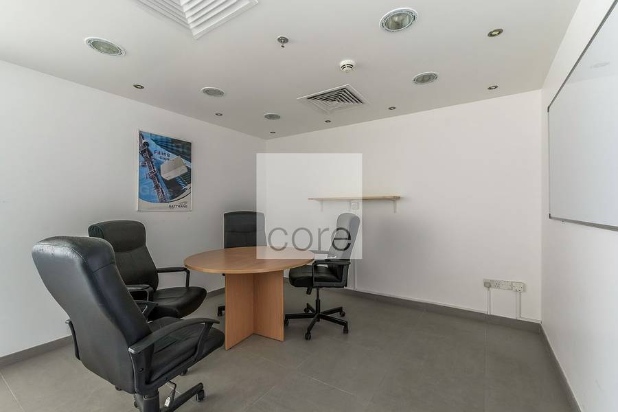 Fitted office on mid floor in HDS Tower Fitted office on mid floor in HDS Tower