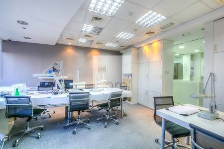 Furnished office w/ partitions | Silver Tower Furnished office w/ partitions | Silver Tower
