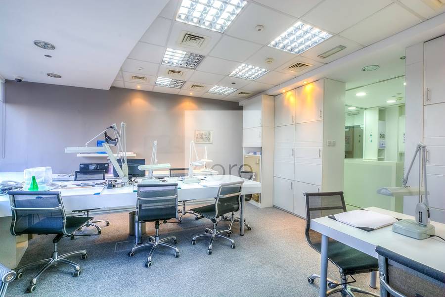 Furnished office w/ partitions | Silver Tower Furnished office w/ partitions | Silver Tower