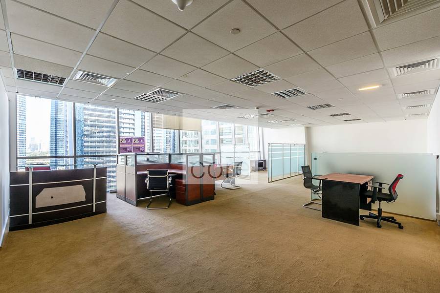Fitted office with lake view in Tiffany Fitted office with lake view in Tiffany