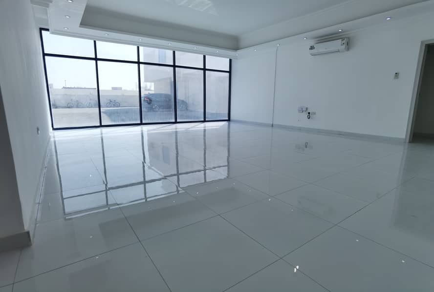 GROUND FLOOR SEPARATE ENTRANCE 2BHK WITH BIG LIVING ROOM CLOSE TO AL MAFRAQ AT KCB 4000AED MONTHLY