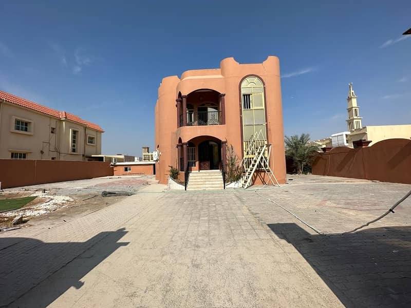 5 BEDROOMS TOW HALL ONE MAJLIS MAIDROOM 10000 SQFT VILLA FOR RENT IN AL RAWDAH AJMAN