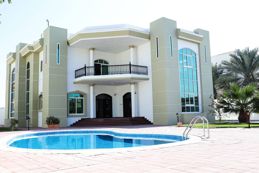 FULLY UPGRADED 5 BEDROOMS VILLA WITH POOL AND GARDEN JUST BEHIND UNION COOP 370K