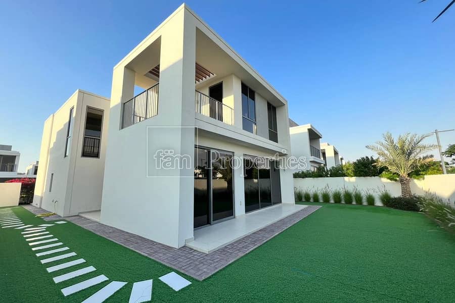 Single Row | Huge Layout | Fully Landscaped