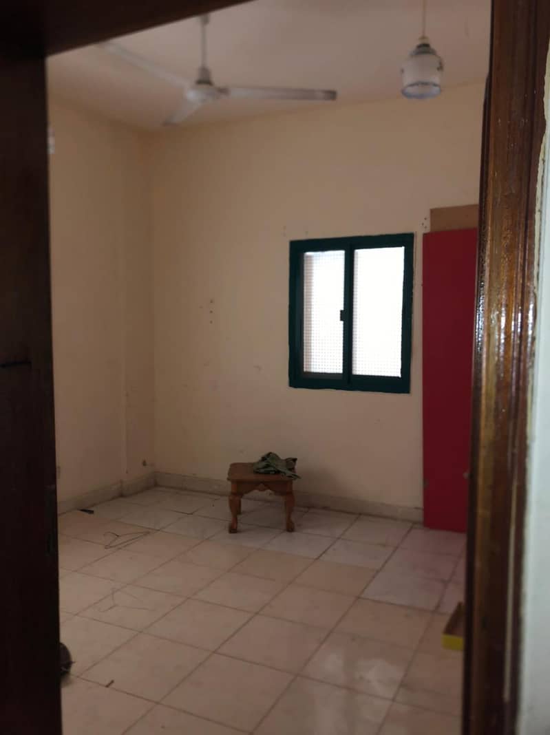 For annual rent, a studio in Al-Nabaa, a separate kitchen, with a balcony