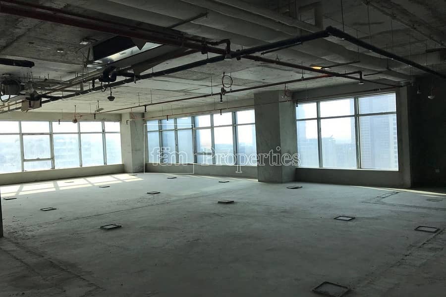 Full floor / Panoramic Views / semi Fitted