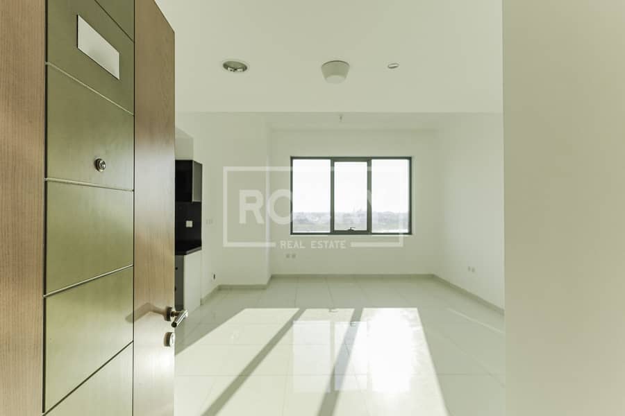 Bright and Spacious | Burj and Canal View