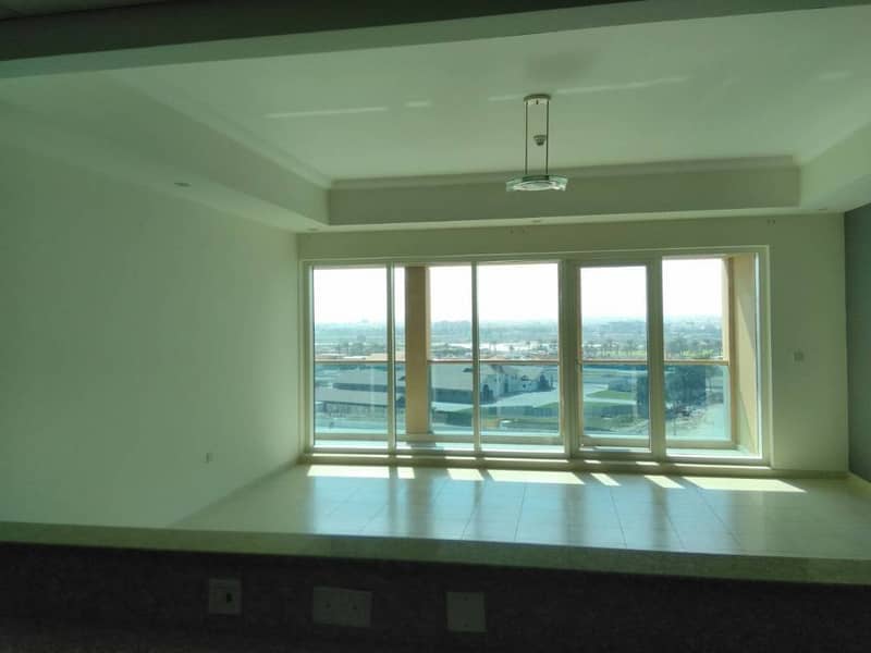 1BR - Large Apartment | Good Stable View !!