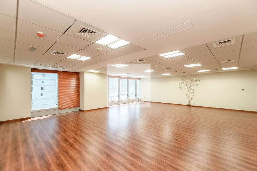 8 Fitted Office I Low Floor I Freezone Lic