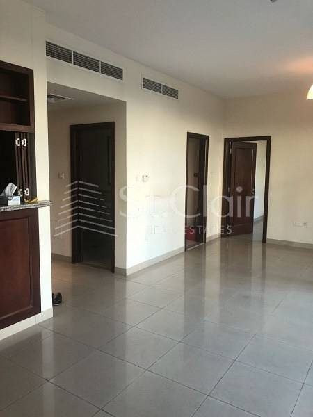 2BR with Balcony + Laundry|Fitted Kitchen