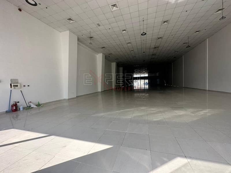 位于迪拜投资园区（DIP），1期 的展览店面 675000 AED - 6786152