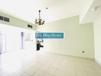 Huge 2 Bed + Hall - Kitchen Equipped - High Floor