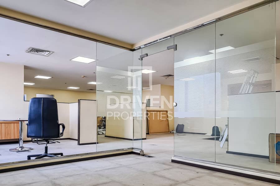 Spacious Office | High Floor and Free AC
