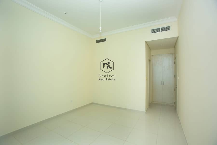 UN FURNISHED NICE VIEW LARGE 3 BEDROOM