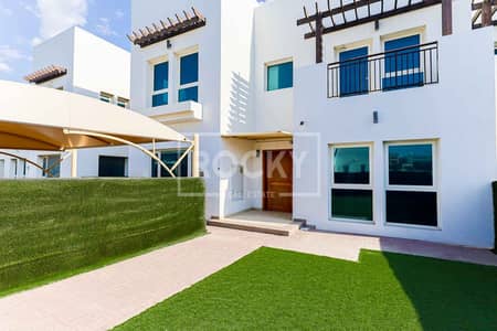 5 Bedroom Villa for Sale in Al Quoz, Dubai - Upgraded Villa | Vacant Unit | En-suite