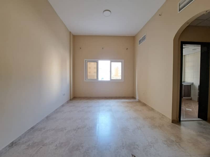 شقة في مبنى مويلح مويلح 1 غرف 17995 درهم - 6793660