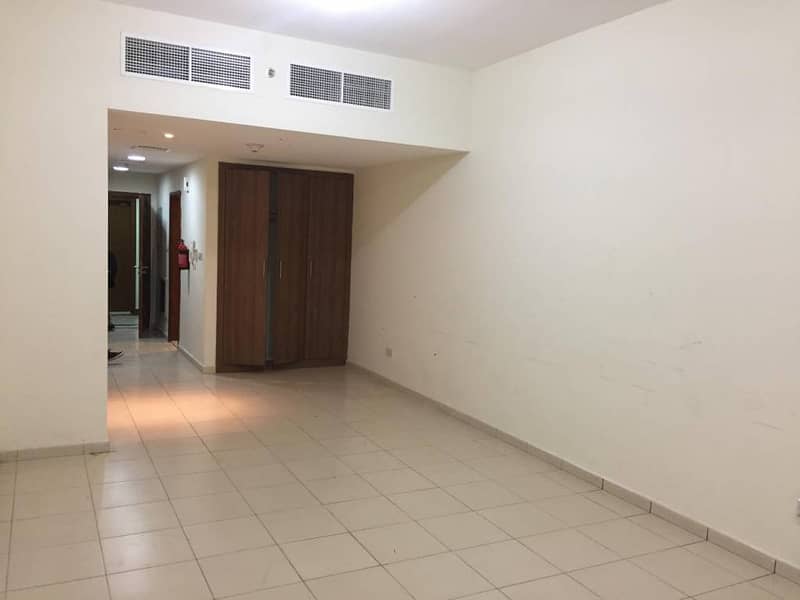 studio with free parking for rent in Ajman one tower