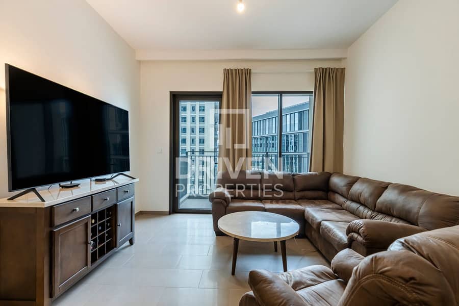 Bright and Well-managed Apt w/ Pool View