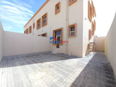 شقة 2 غرفة نوم للايجار في جنوب الشامخة، أبوظبي - شقه للإيجار بمدينه الرياض جنوب الشامخه تتكون من غرفتين نوم مطلوب 42000 دفعات ميسره