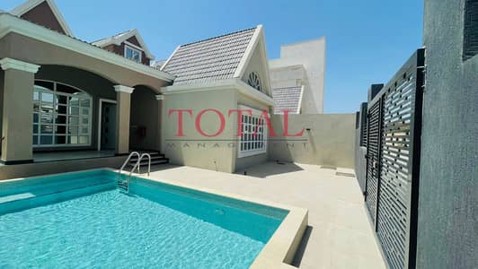 3 Bedroom Villa for Rent in Khuzam, Ras Al Khaimah - Experience Luxurious Living in the Heart of Khuzam - 3BR Villa with Pool for Rent in The Queens Villa Complex